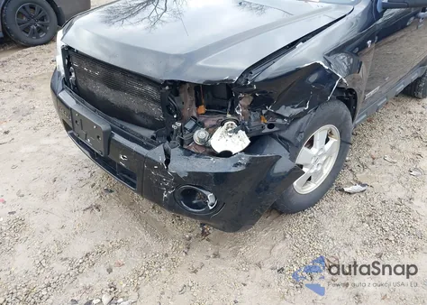 2008 Ford Escape Xlt z USA, uszkodzony, nr VIN 1FMCU931X8KE30480